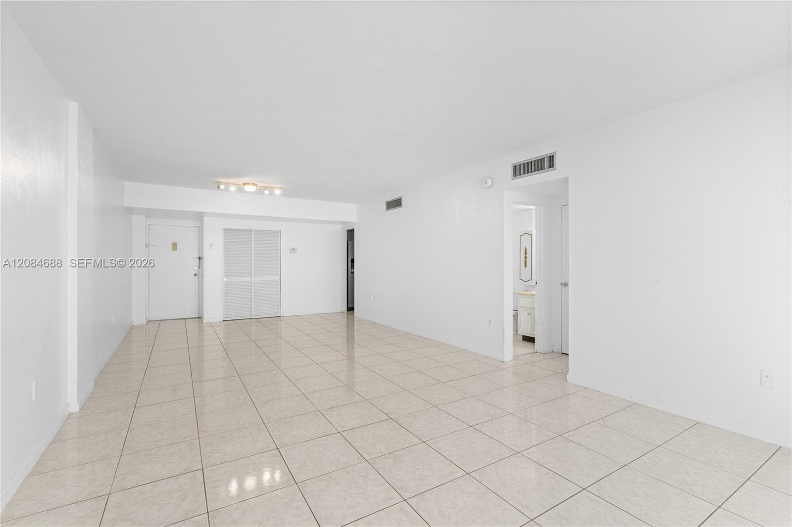 5001 Collins Ave # 5E, Miami Beach, FL 33140 photo 3