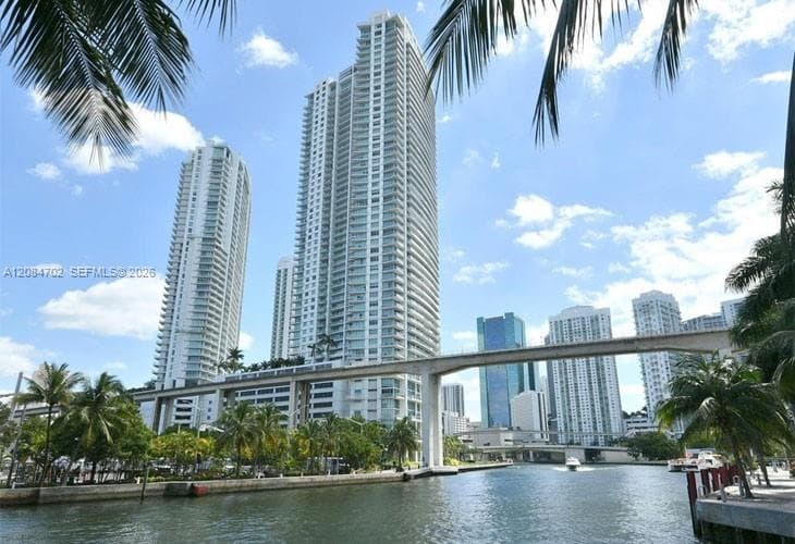 185 SW 7th St # 3206, Miami, FL 33130 photo 13