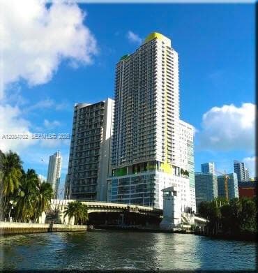185 SW 7th St # 3206, Miami, FL 33130 photo 12