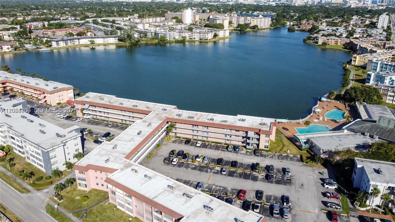 18555 NE 14th Ave # 619, Miami, FL 33179 photo 10