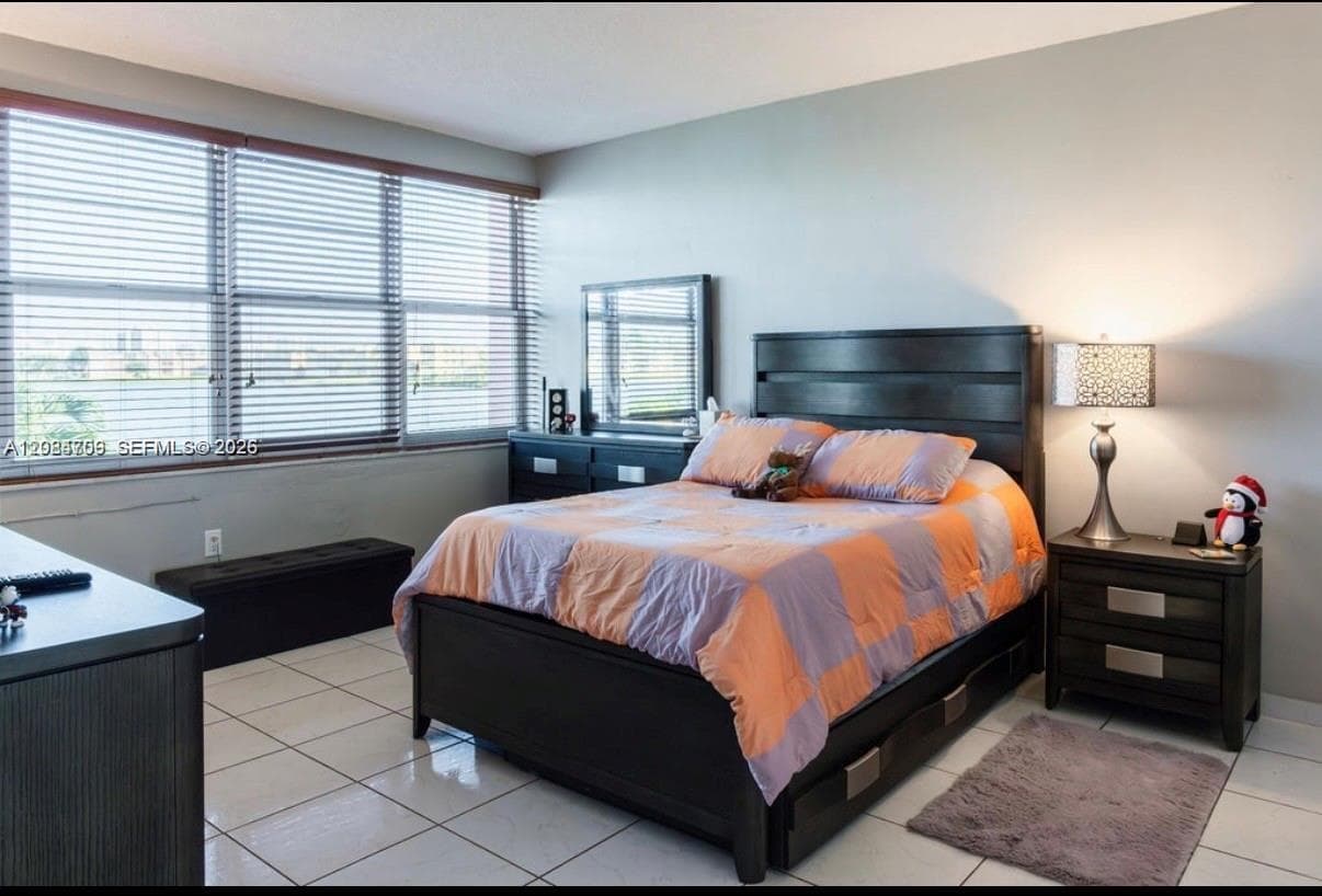 18555 NE 14th Ave # 619, Miami, FL 33179 photo 4