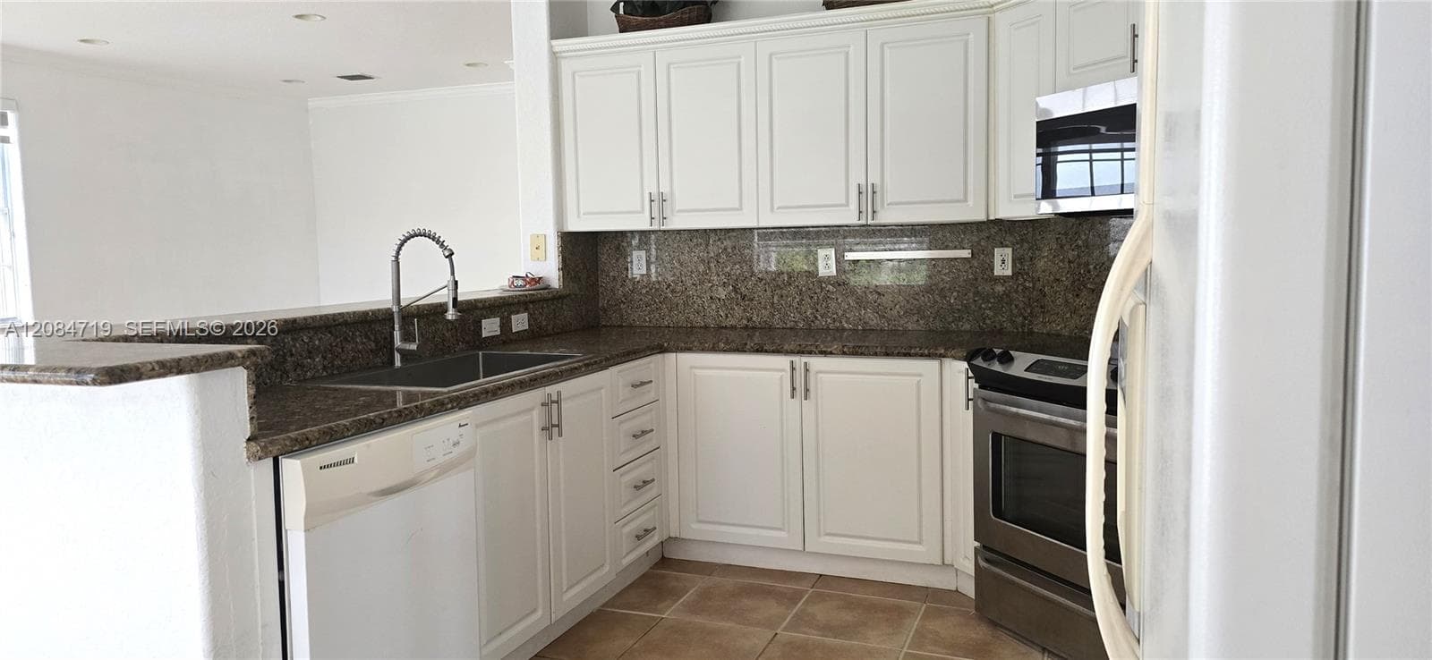 3670 SW 154th Ct, Miami, FL 33185 photo 6