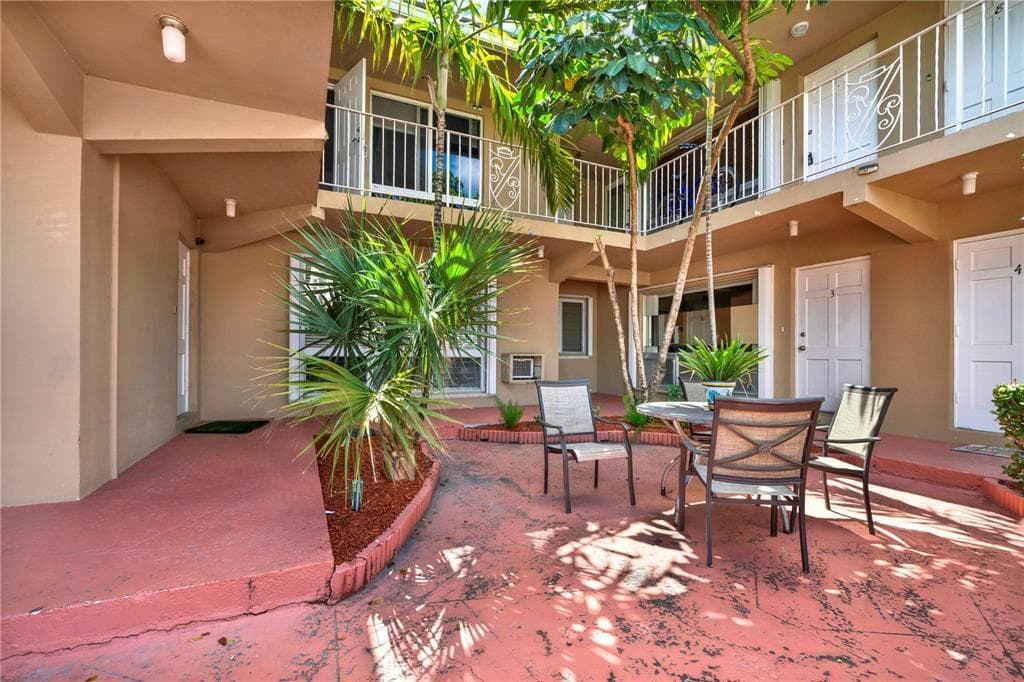 2864 NE 32nd Street # 7, Fort Lauderdale, FL 33306 photo 3