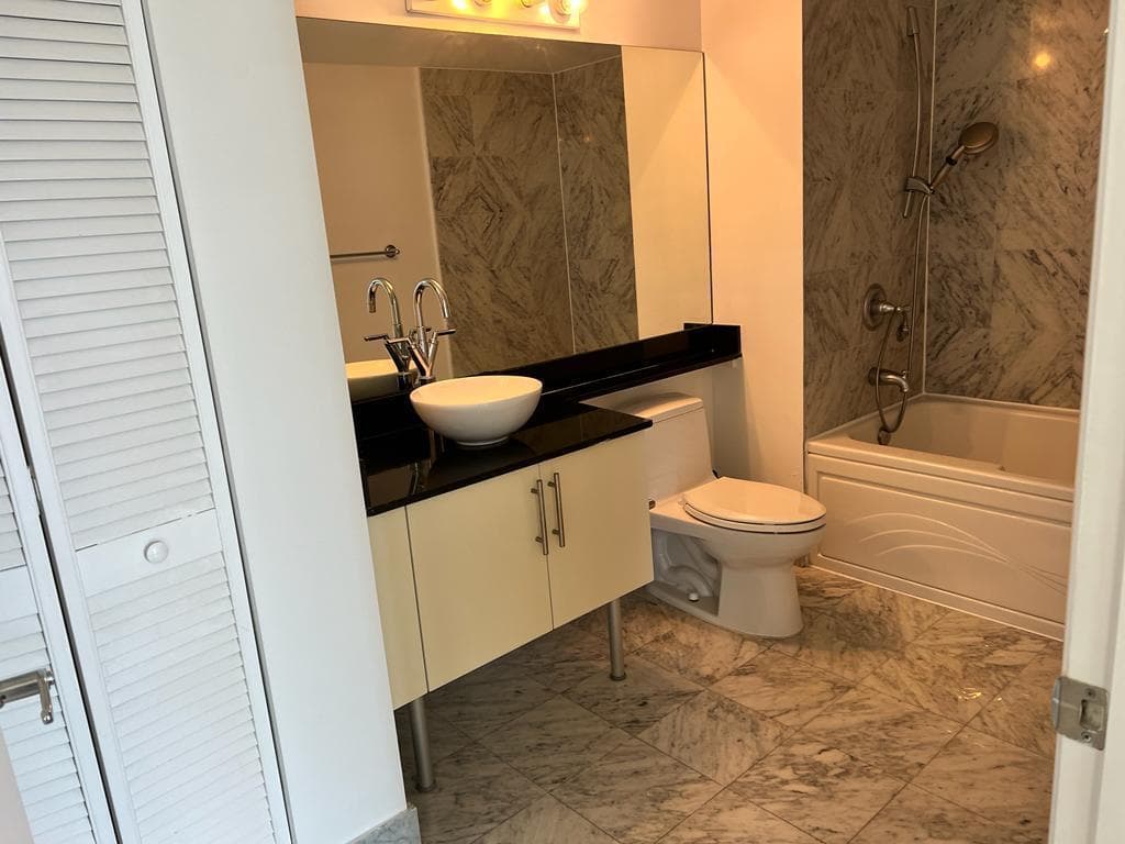 31 SE 5TH Street # 1206, Miami, FL 33131 photo 10
