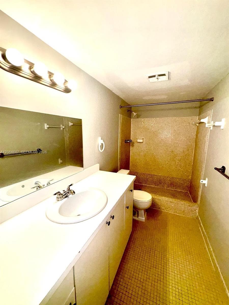 1200 Tallwood Ave # 102, Hollywood, FL 33021 photo 8