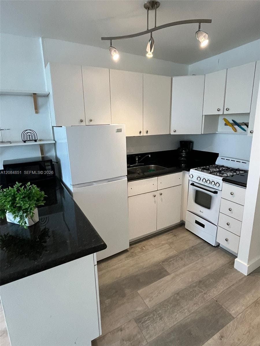 710 Washington Ave # 322, Miami Beach, FL 33139 photo 3