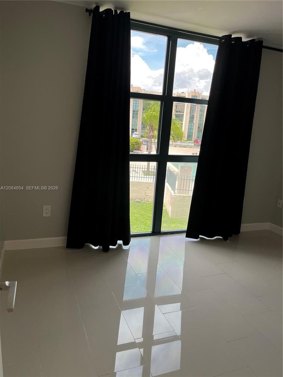 2075 SW 122nd Ave # 216, Miami, FL 33175 photo 3