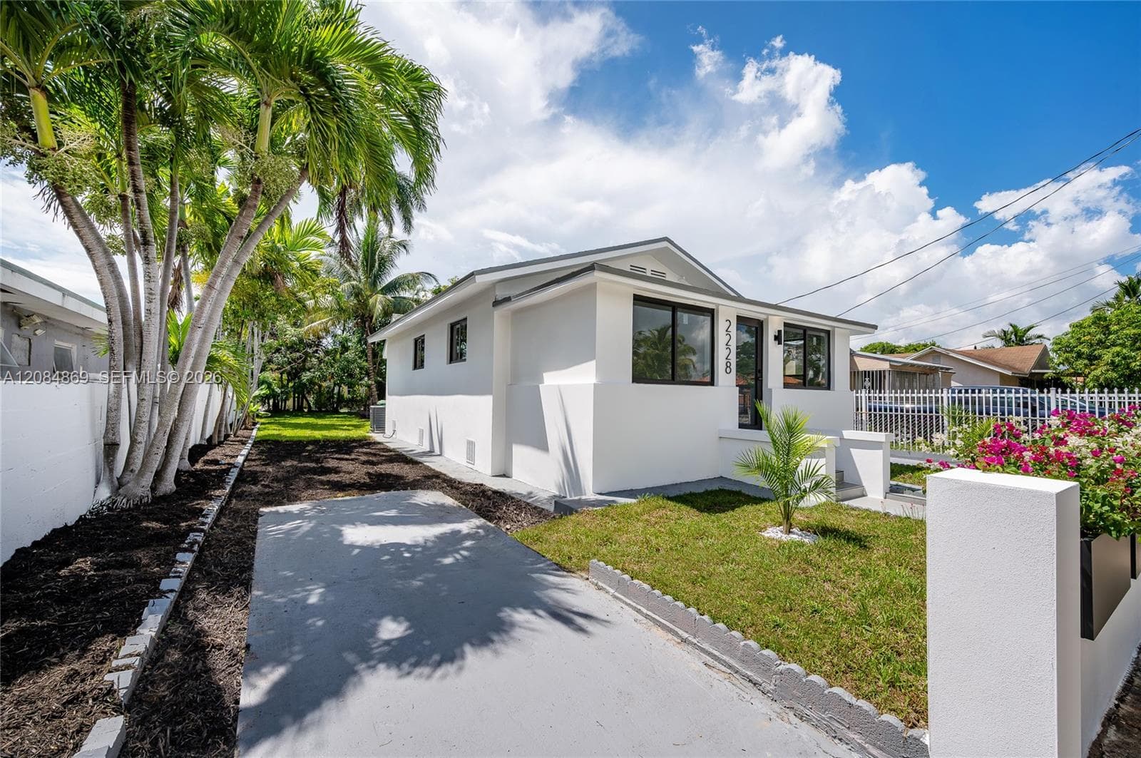 2228 SW 2nd St, Miami, FL 33135 photo 3