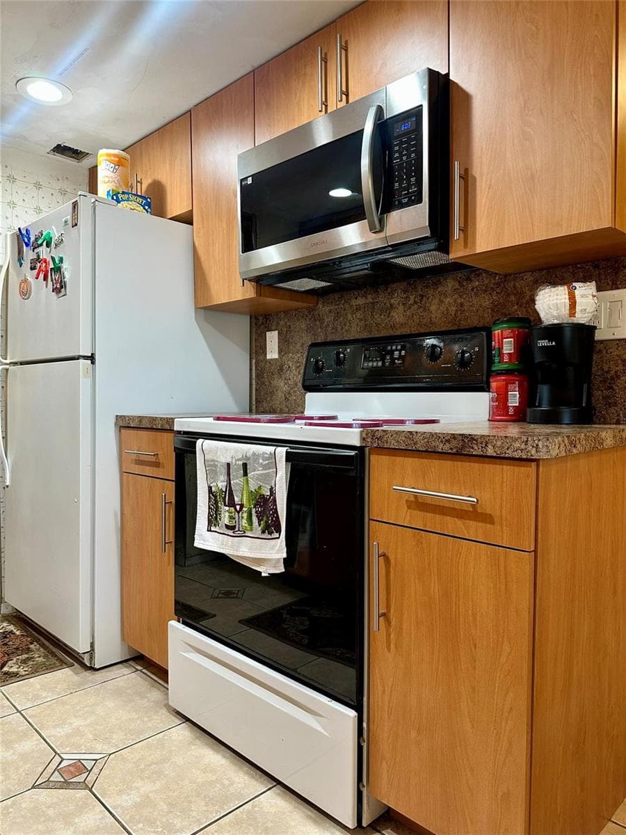 4899 NW 26th Court, Lauderdale Lakes, FL 33313 photo 12