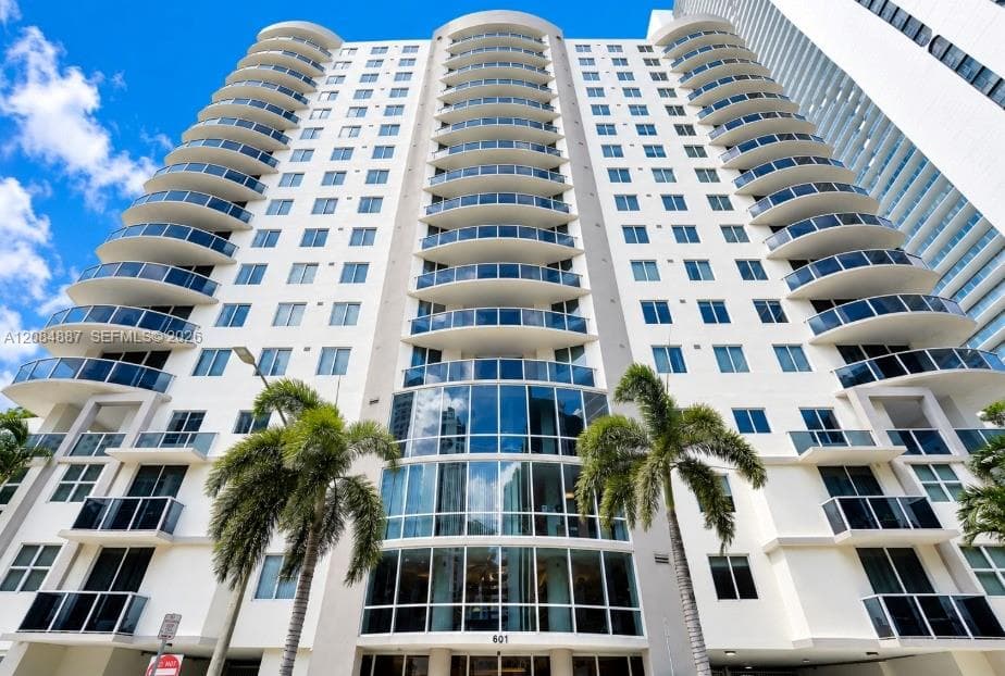601 NE 23rd St # 1501, Miami, FL 33137 photo 7