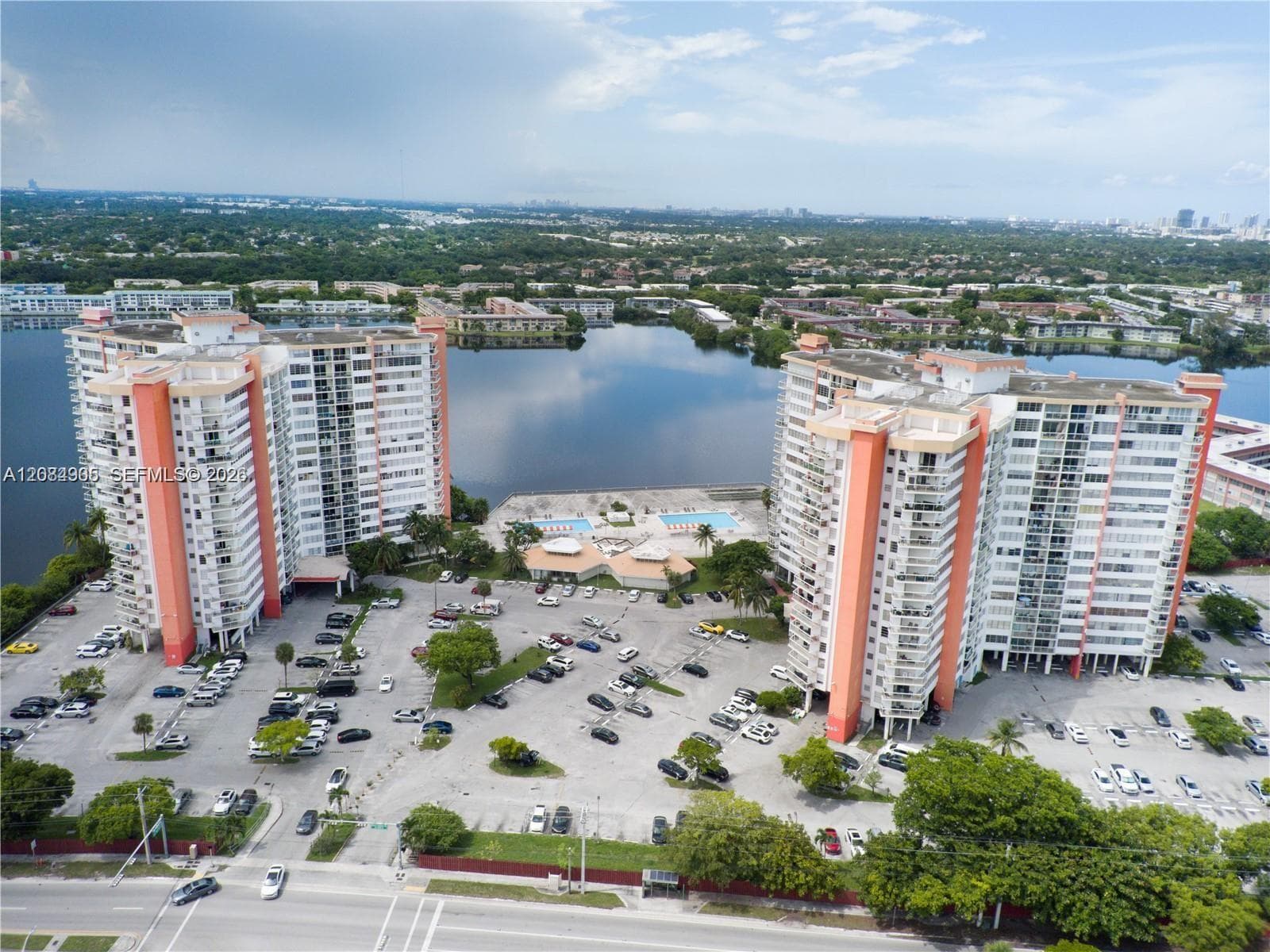 1301 NE Miami Gardens Dr # 515W, Miami, FL 33179 photo 3