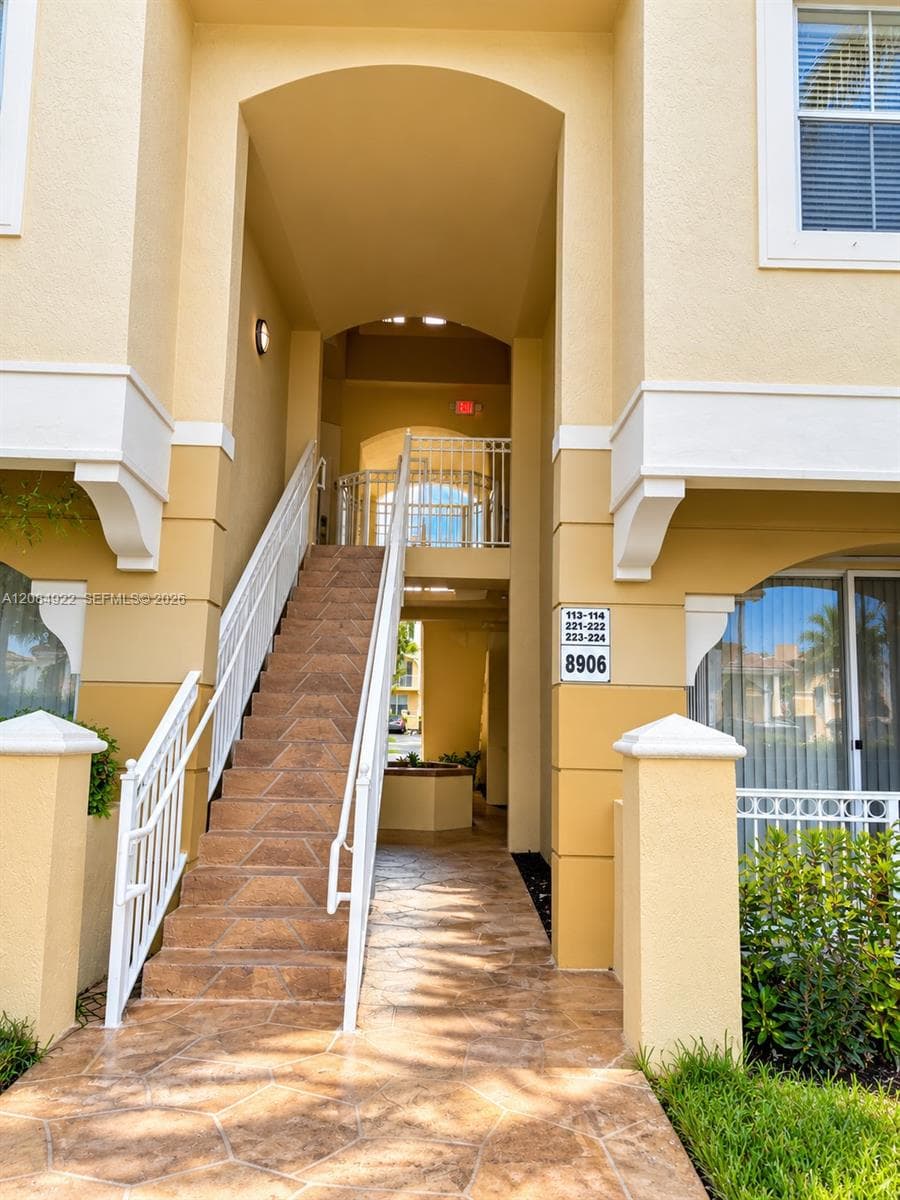 8906 W Flagler St # 222, Miami, FL 33174 photo 8