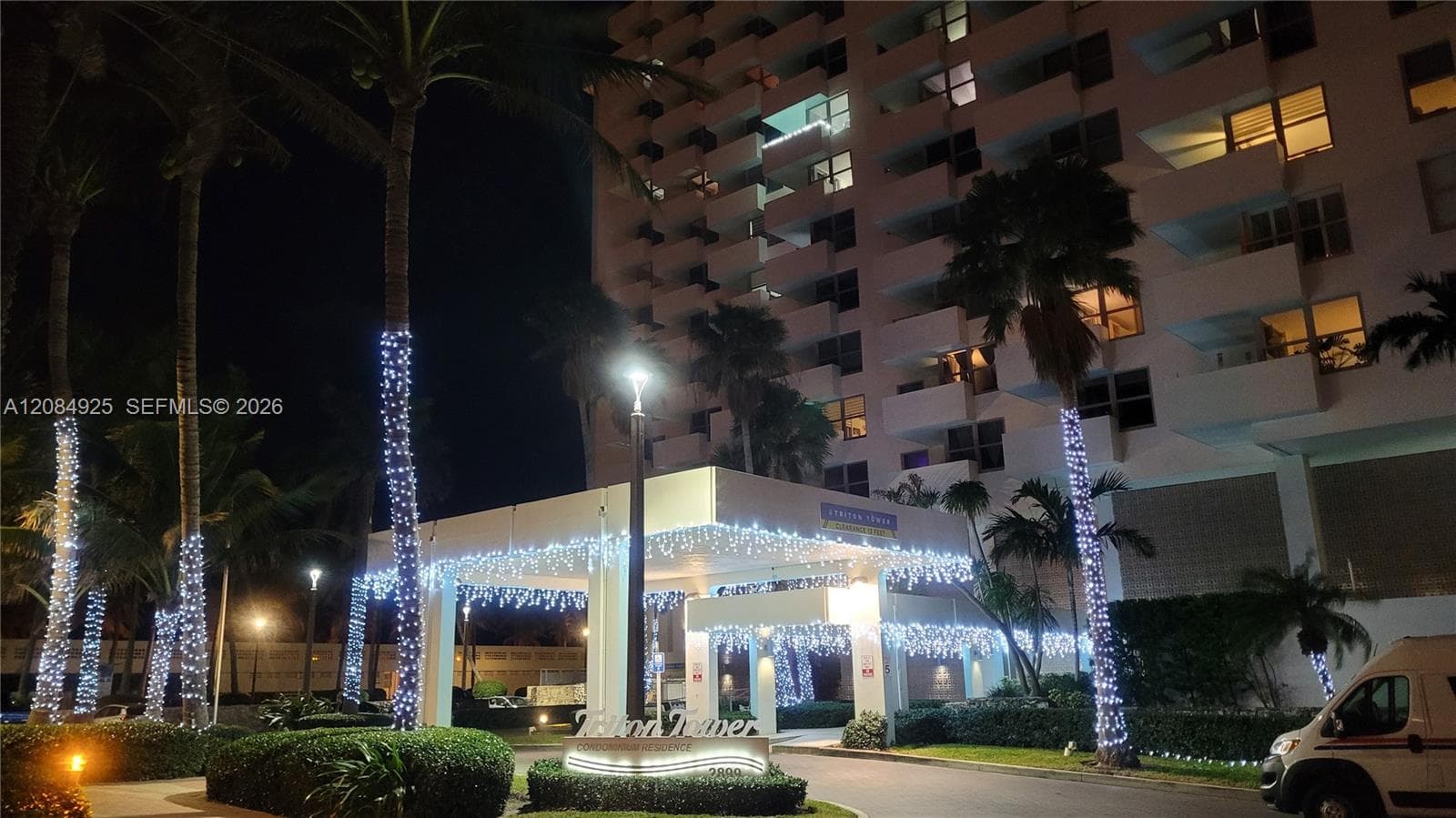 2899 Collins Ave # 606, Miami Beach, FL 33140 photo 2