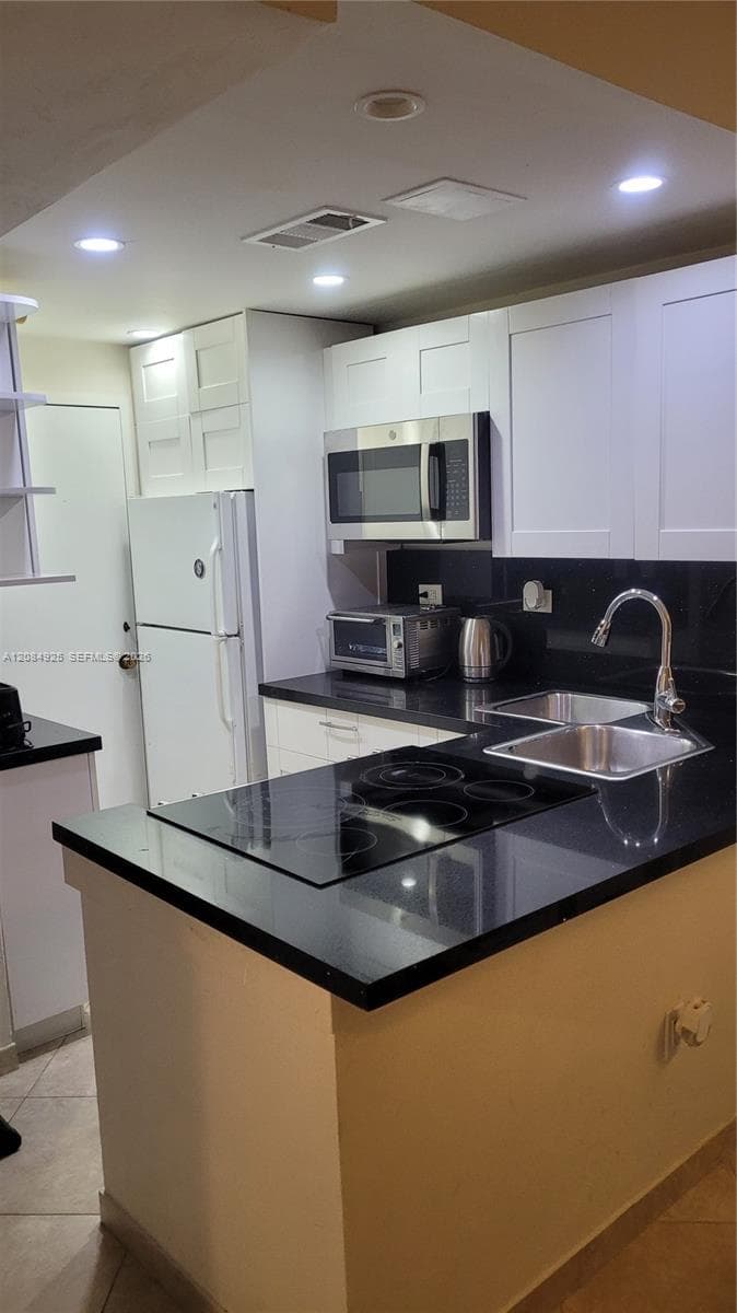 2899 Collins Ave # 606, Miami Beach, FL 33140 photo 13