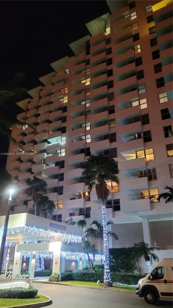 2899 Collins Ave # 606, Miami Beach, FL 33140 photo 3