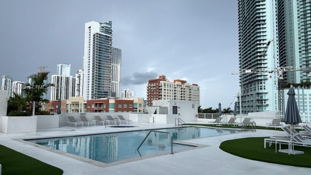 275 NE 18th St # 1910, Miami, FL 33132