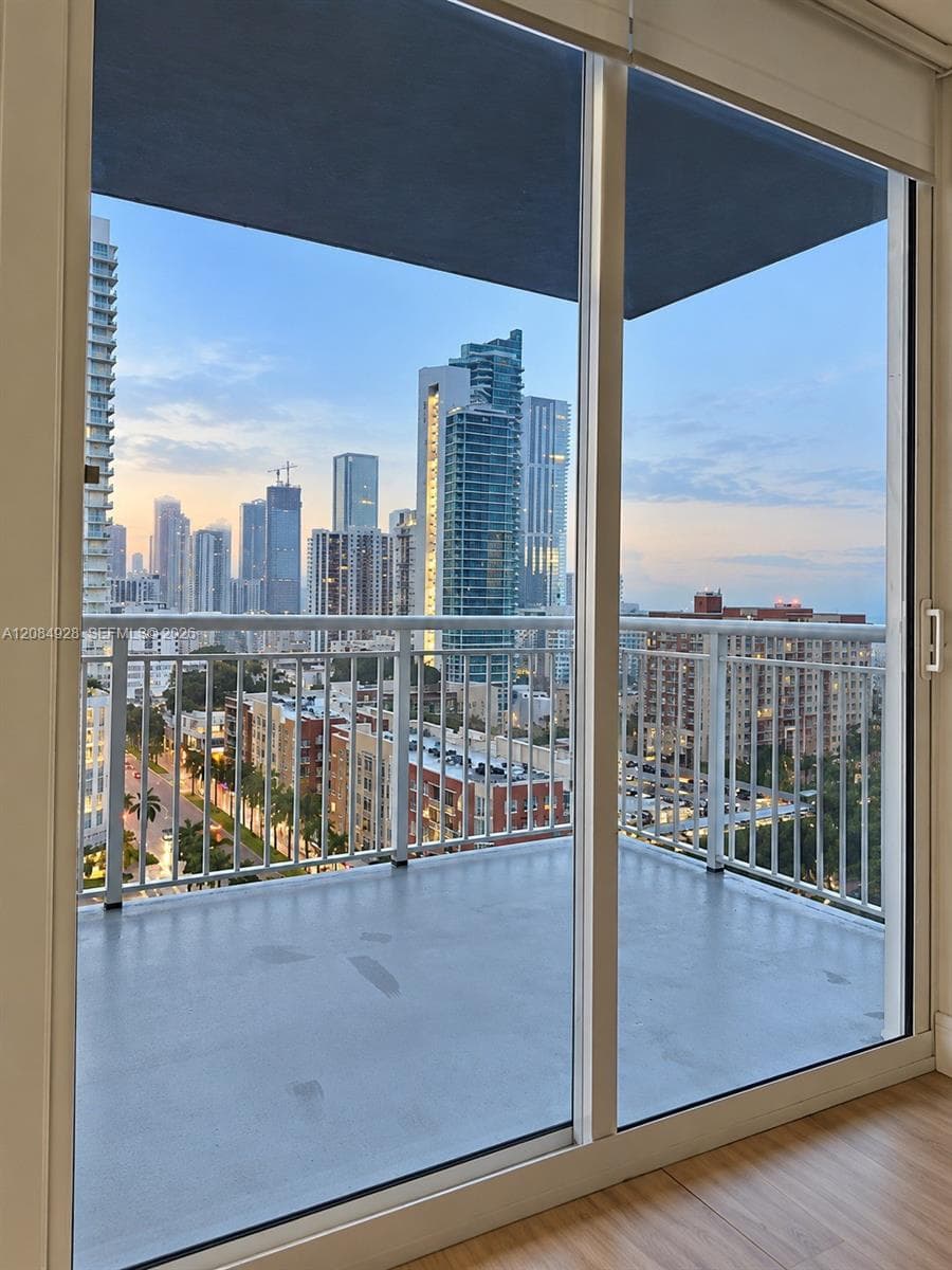 275 NE 18th St # 1910, Miami, FL 33132 photo 9