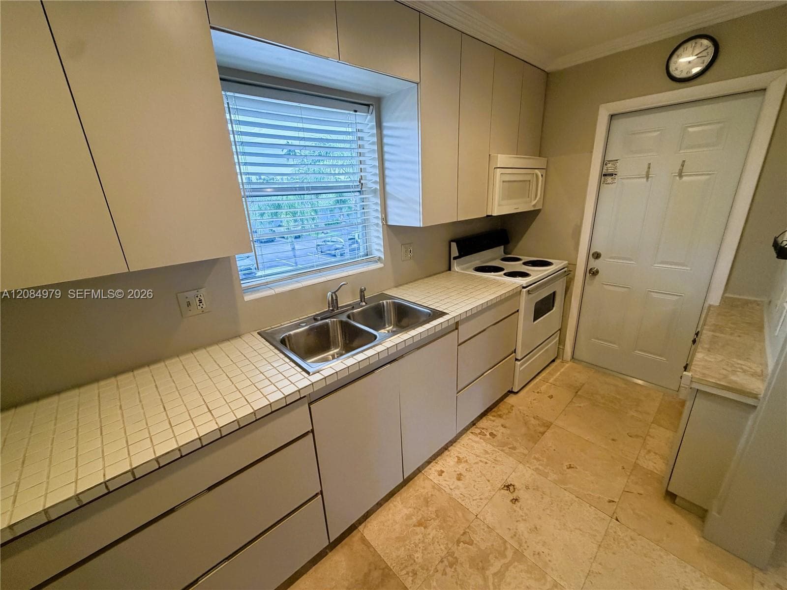 7550 SW 82nd St # F204, Miami, FL 33143 photo 6