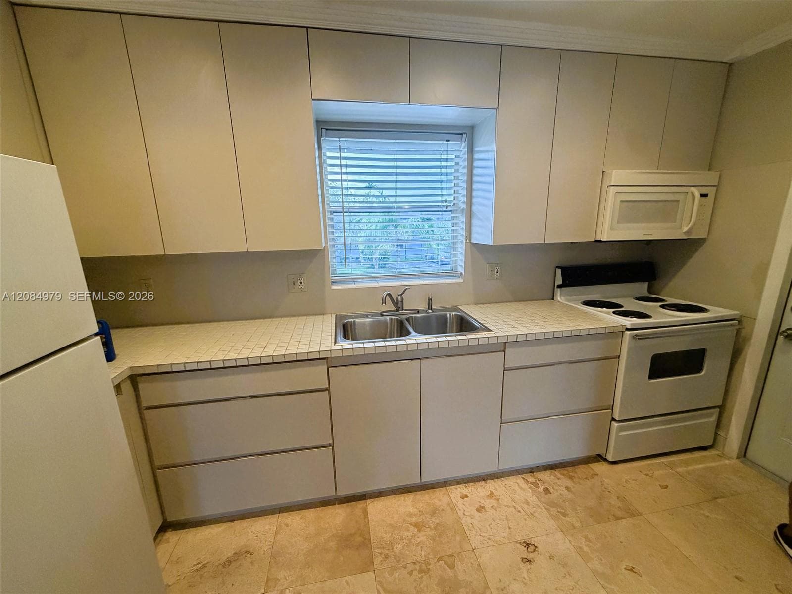7550 SW 82nd St # F204, Miami, FL 33143 photo 5