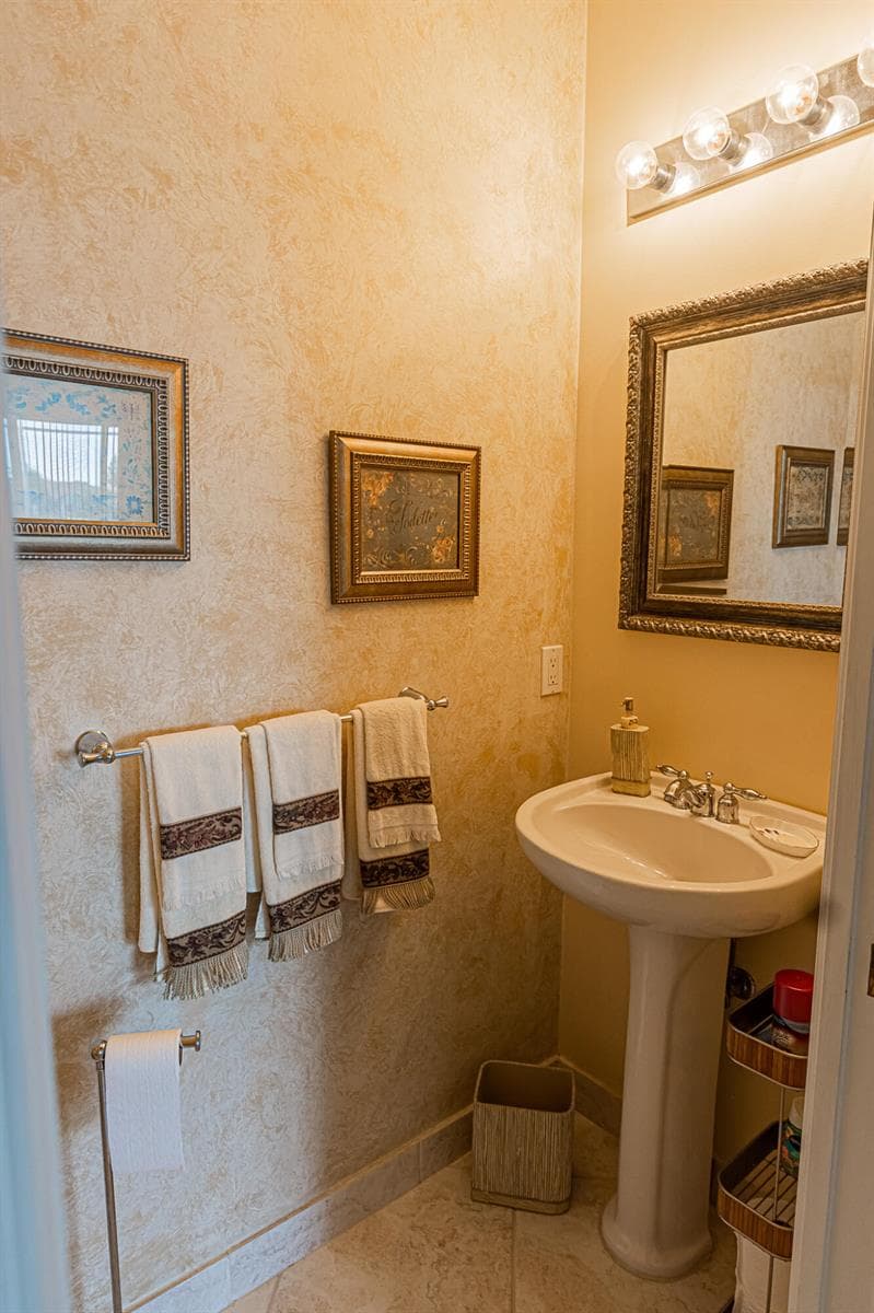 468 NW BLUE LAKE Drive, Port St. Lucie, FL 34986 photo 9