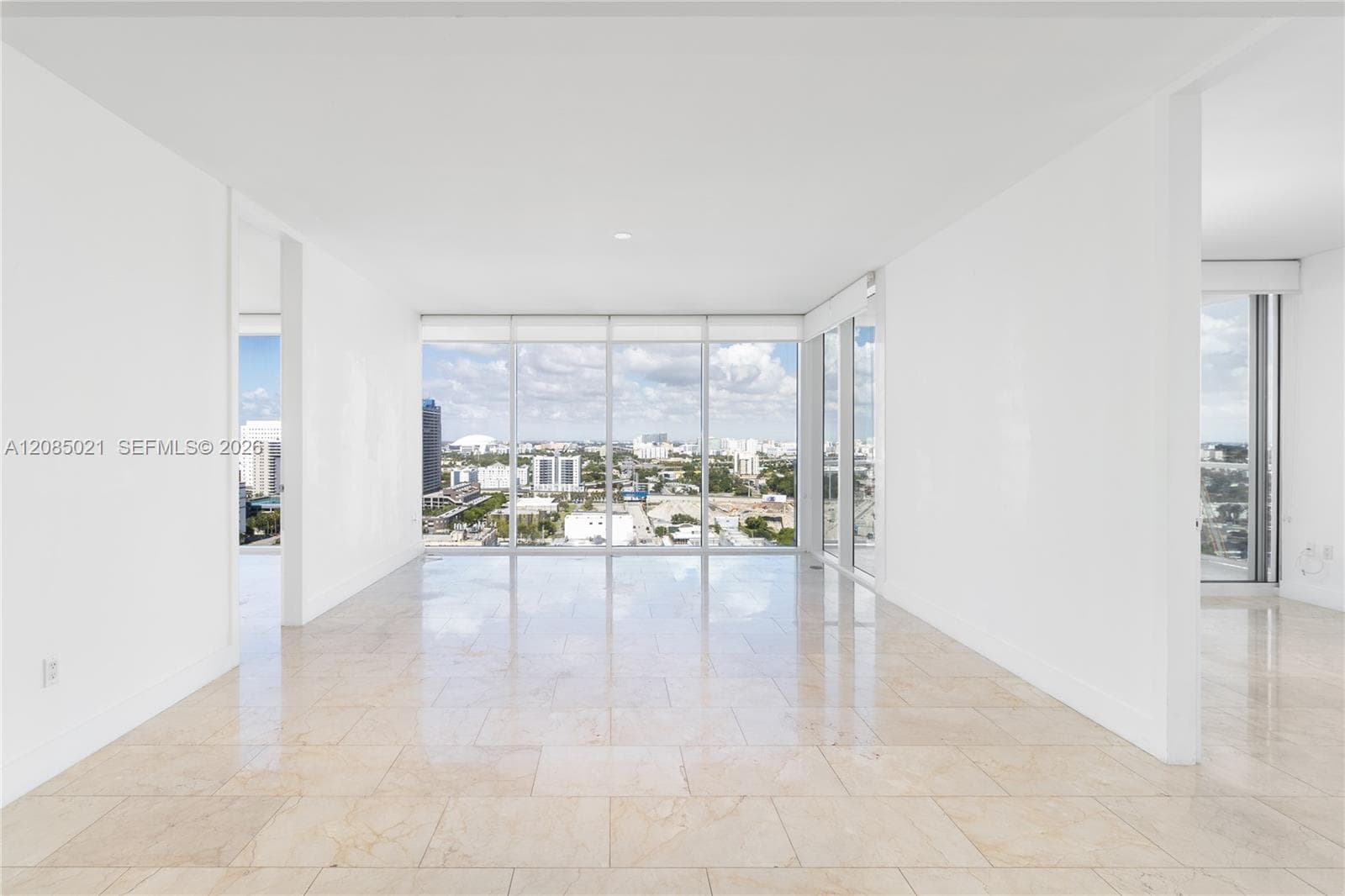 1040 Biscayne Blvd # 1806, Miami, FL 33132