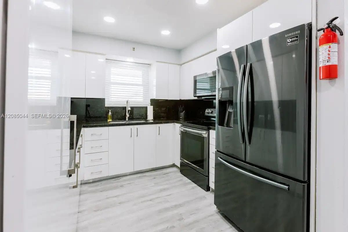 1647 NW 29th Ave # 1, Miami, FL 33125 photo 6