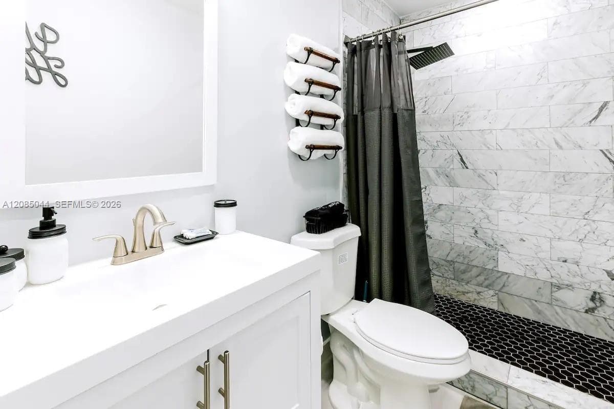 1647 NW 29th Ave # 1, Miami, FL 33125 photo 4