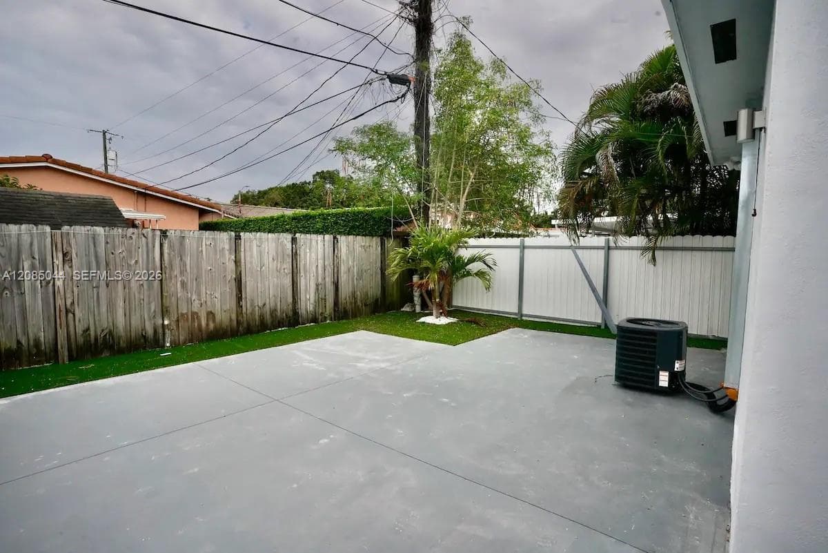 1647 NW 29th Ave # 1, Miami, FL 33125 photo 8