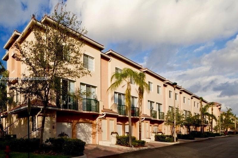 2009 SE 10th Ave # 303, Fort Lauderdale, FL 33316