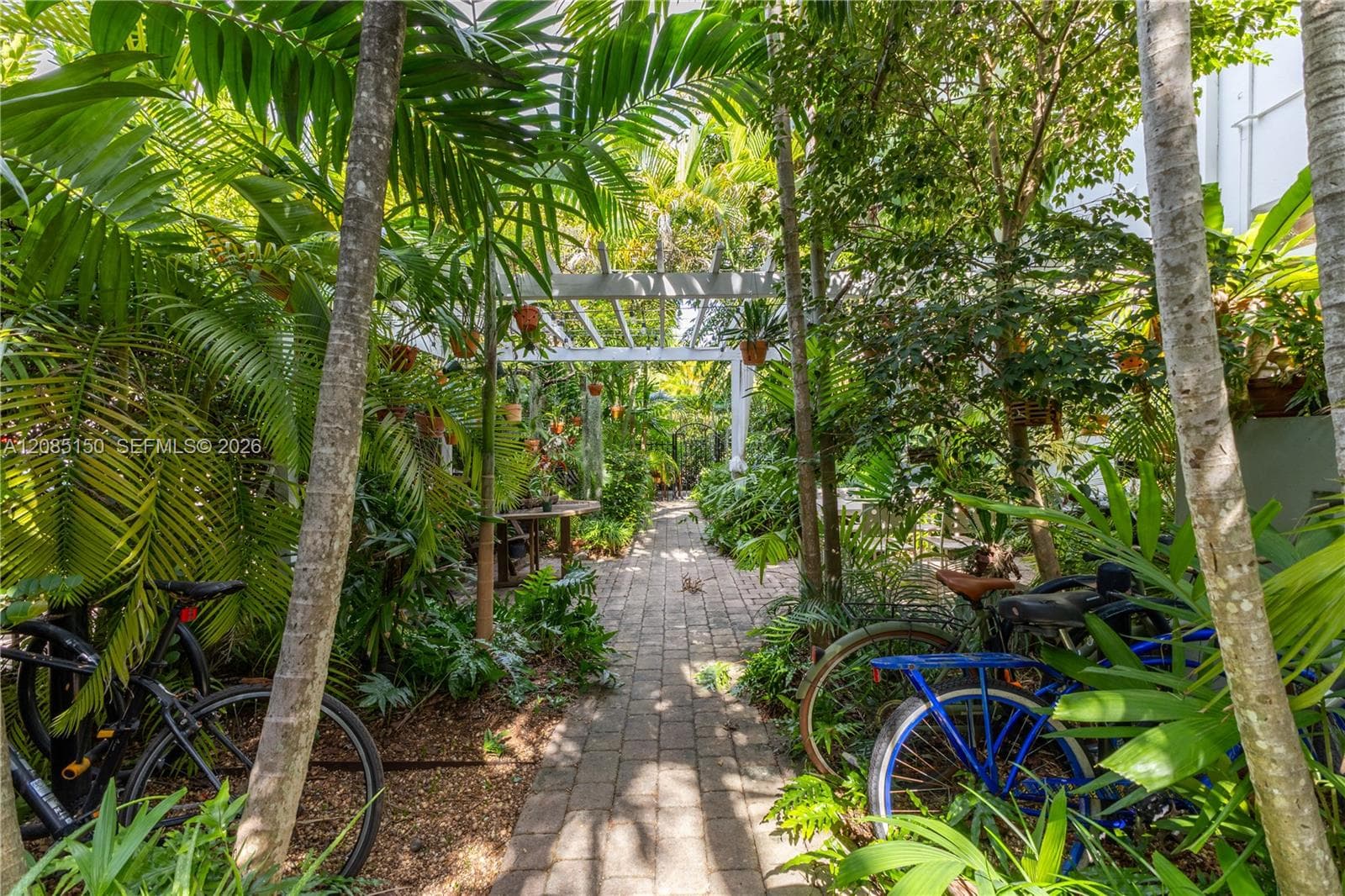742 10th St # 209, Miami Beach, FL 33139 photo 2