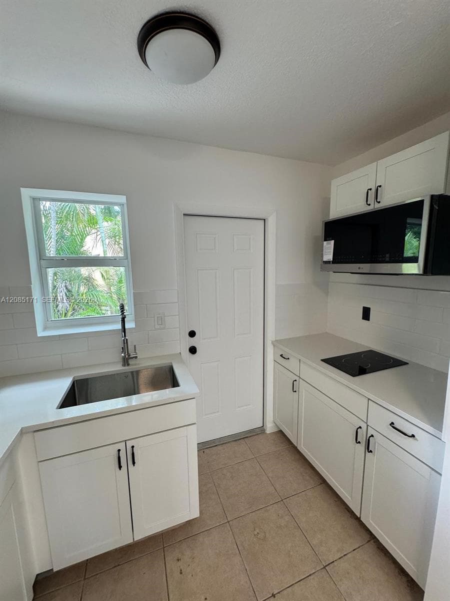 NW 5 AVE 1521 # 1-2, Fort Lauderdale, FL 33311 photo 3