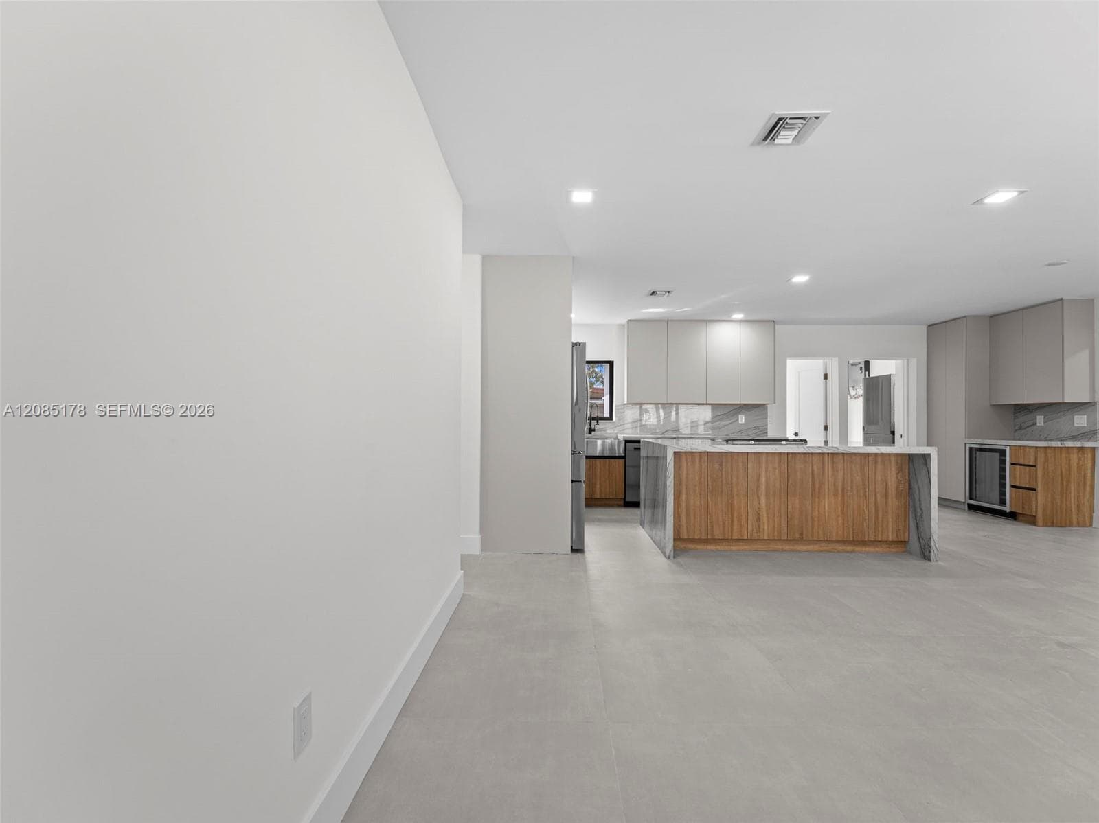 610 NE 164th Ter, Miami, FL 33162 photo 12