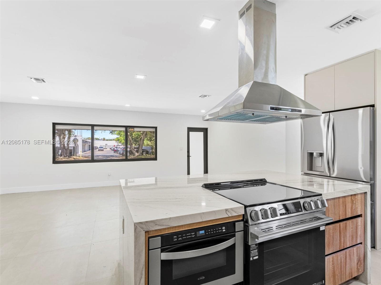 610 NE 164th Ter, Miami, FL 33162 photo 7