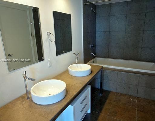 485 Brickell Ave # 2303, Miami, FL 33131 photo 6