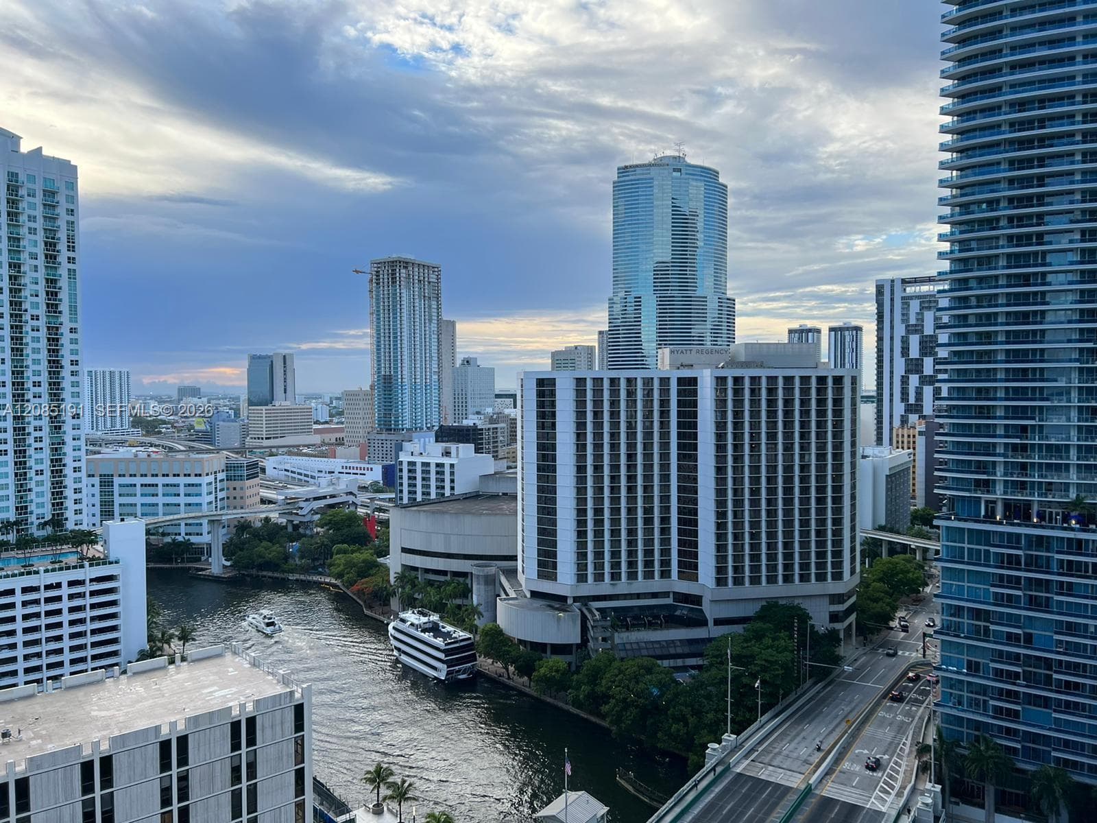 485 Brickell Ave # 2303, Miami, FL 33131 photo 9
