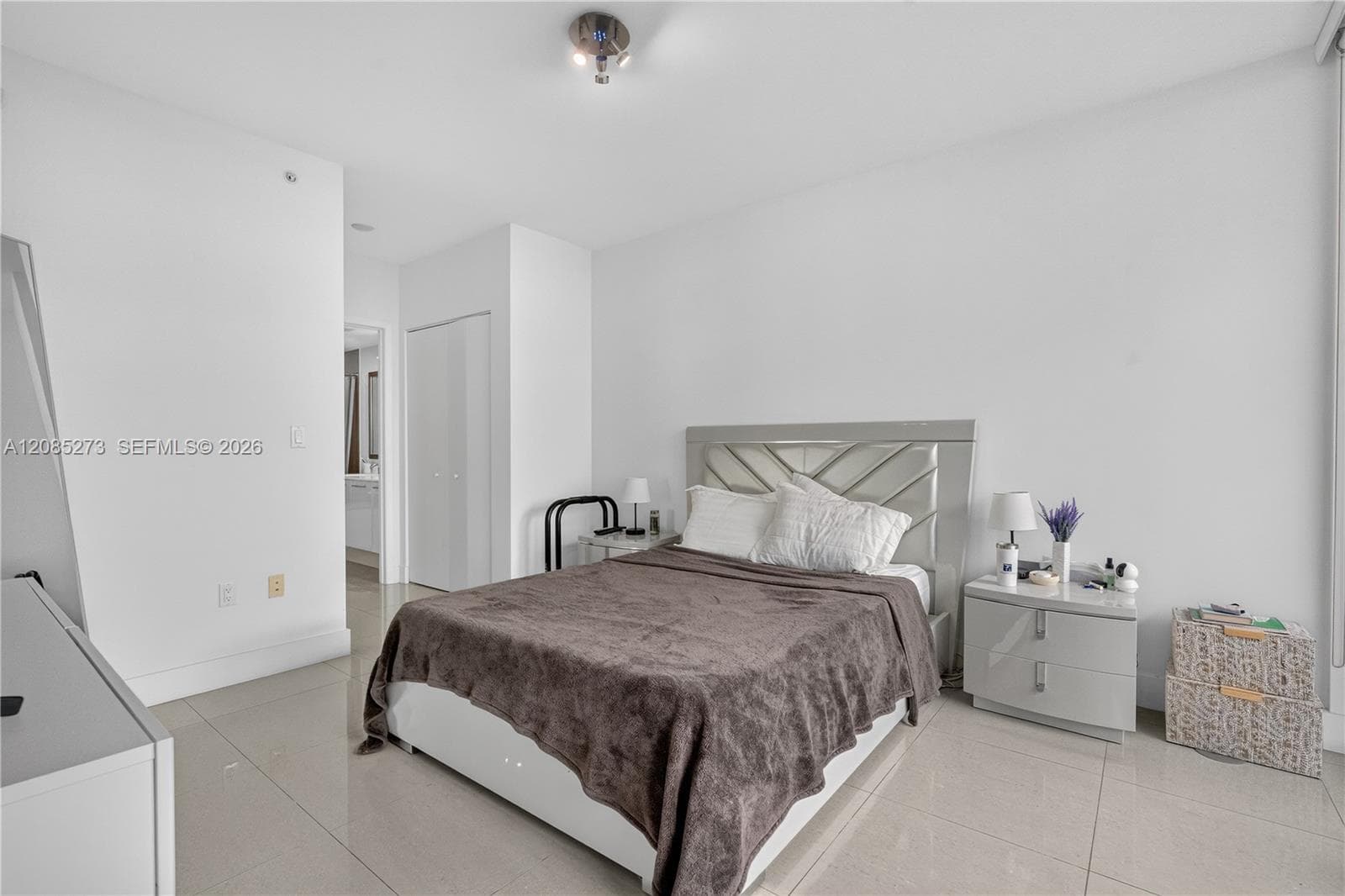92 SW 3rd St # 4407, Miami, FL 33130 photo 13
