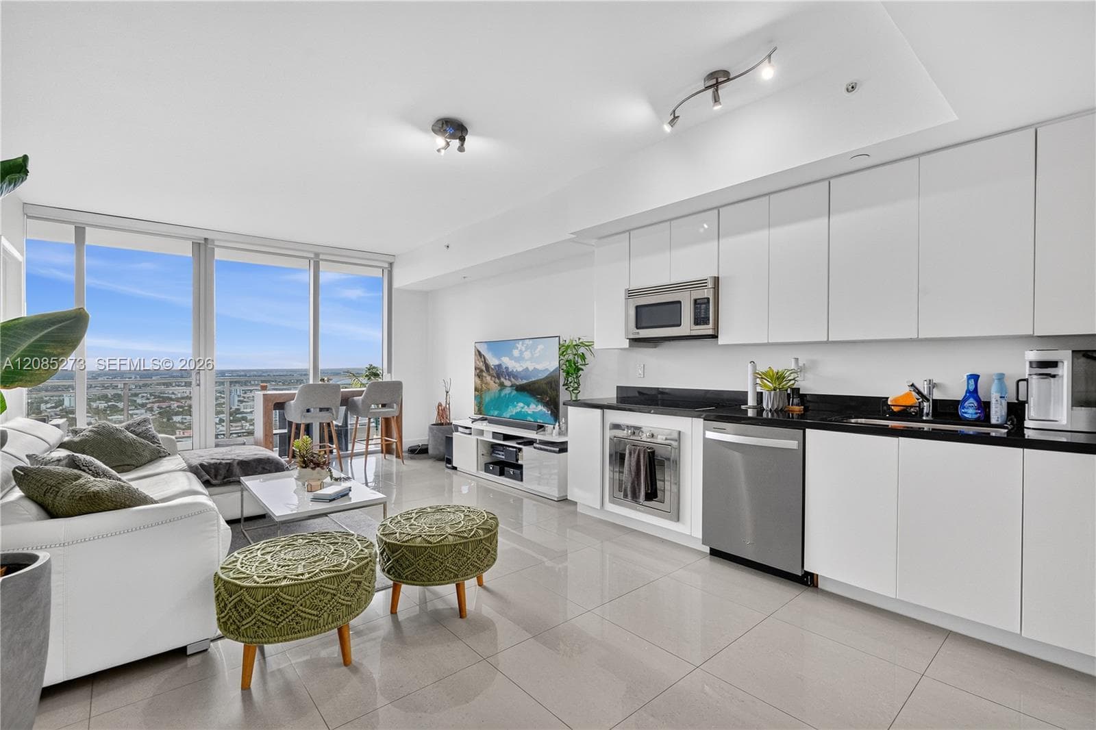 92 SW 3rd St # 4407, Miami, FL 33130 photo 3