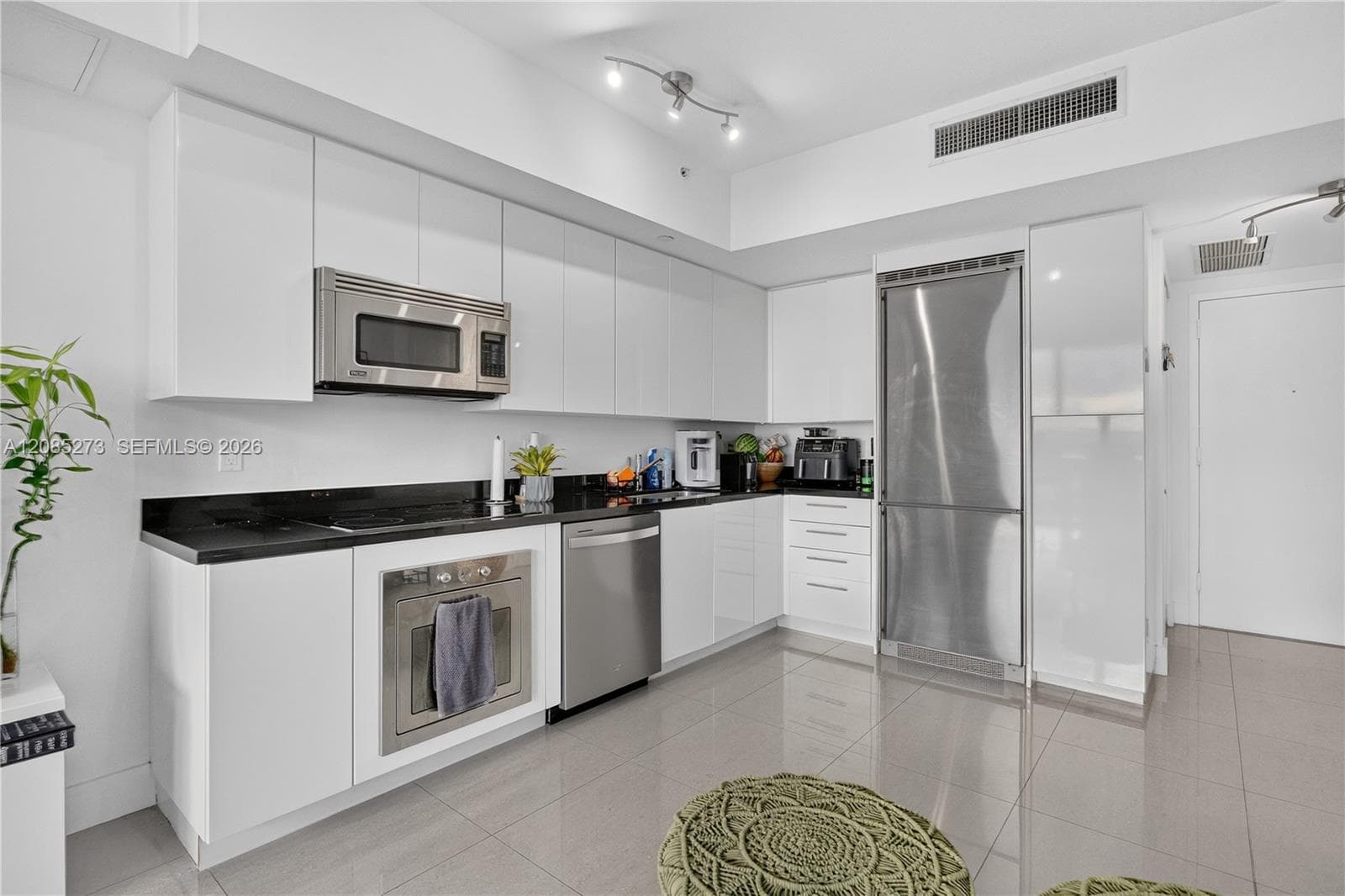 92 SW 3rd St # 4407, Miami, FL 33130 photo 9