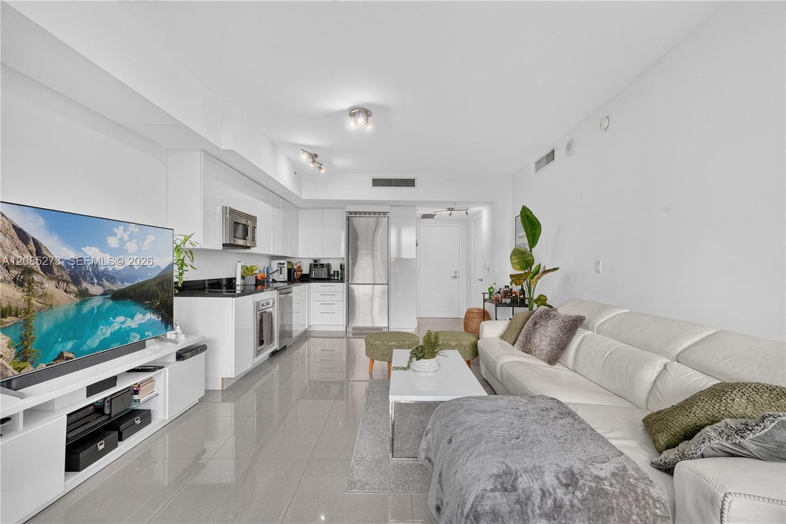 92 SW 3rd St # 4407, Miami, FL 33130 photo 4