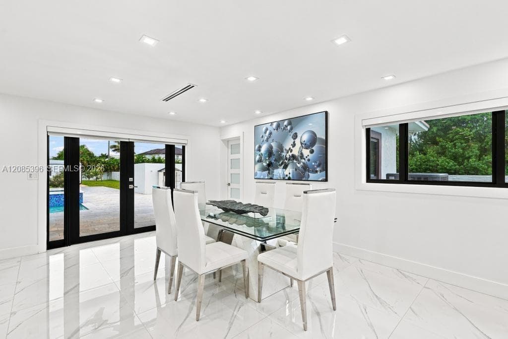 100 NW 120th Ave, Miami, FL 33182 photo 12
