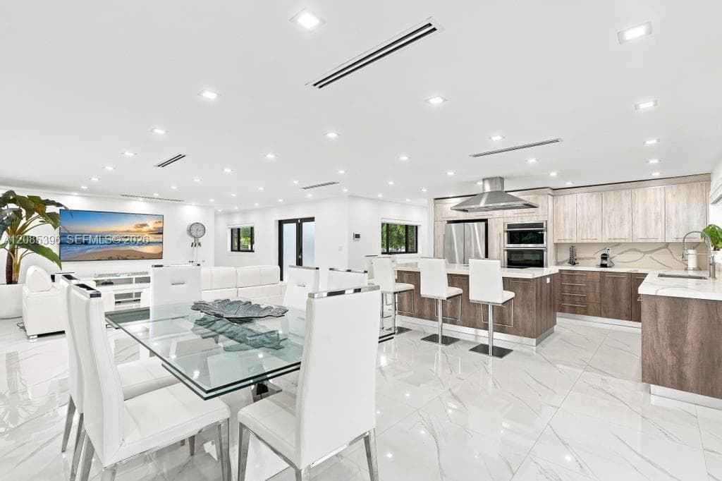 100 NW 120th Ave, Miami, FL 33182 photo 10