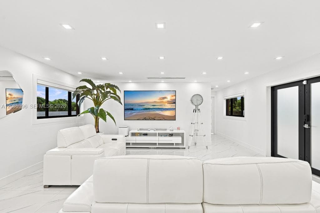 100 NW 120th Ave, Miami, FL 33182 photo 8