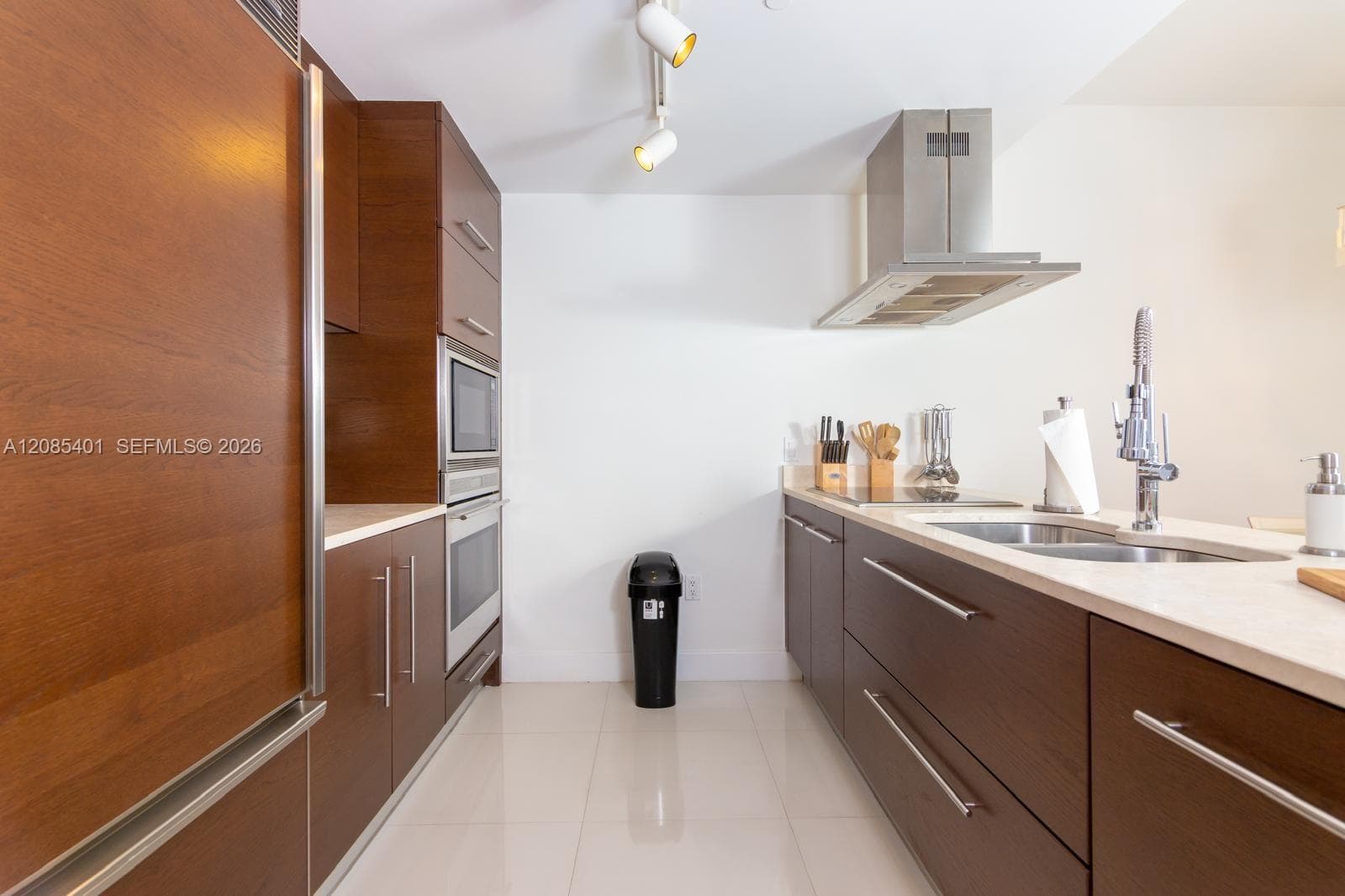 485 Brickell Ave # 2006, Miami, FL 33131 photo 5