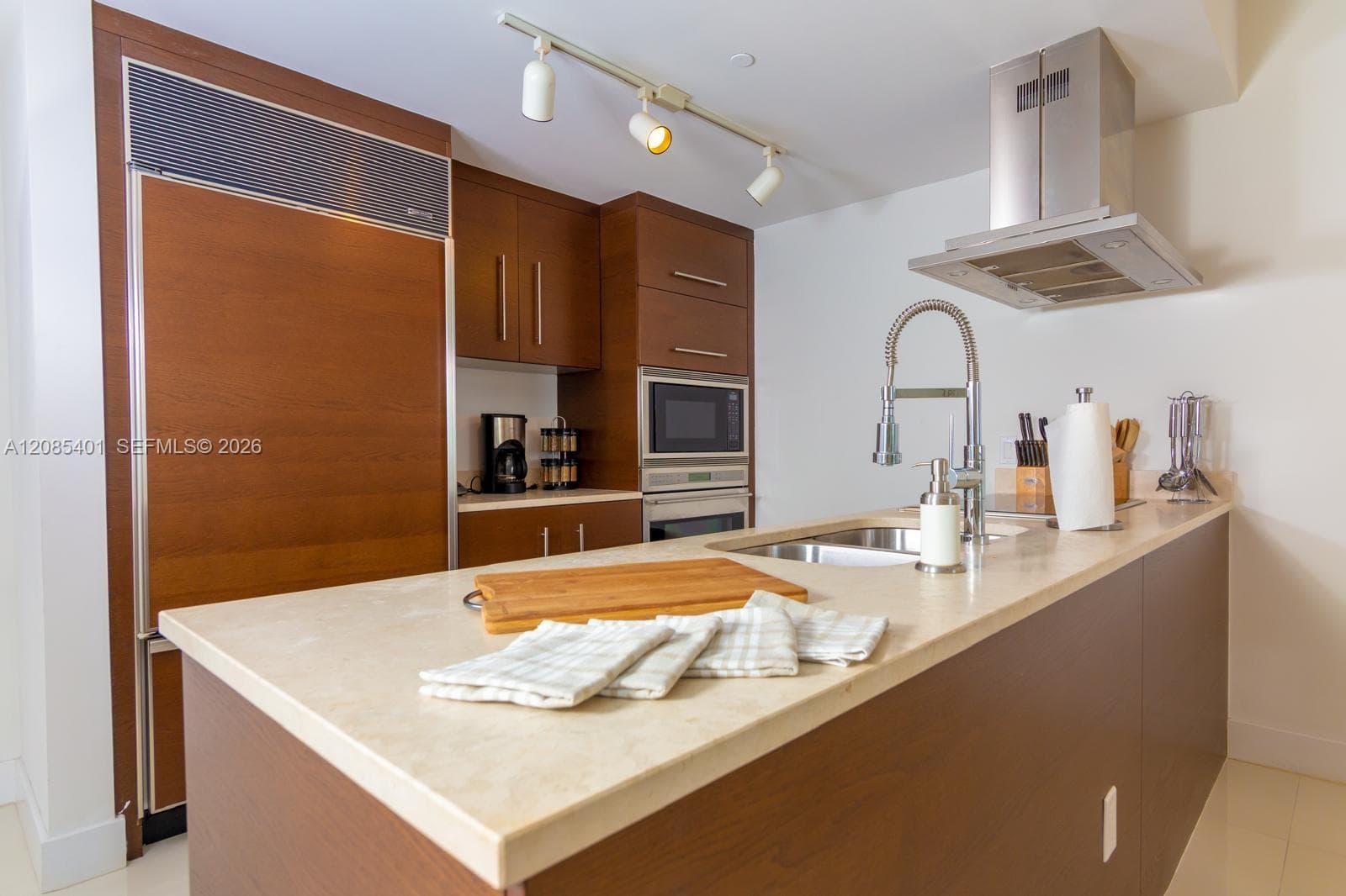 485 Brickell Ave # 2006, Miami, FL 33131 photo 9