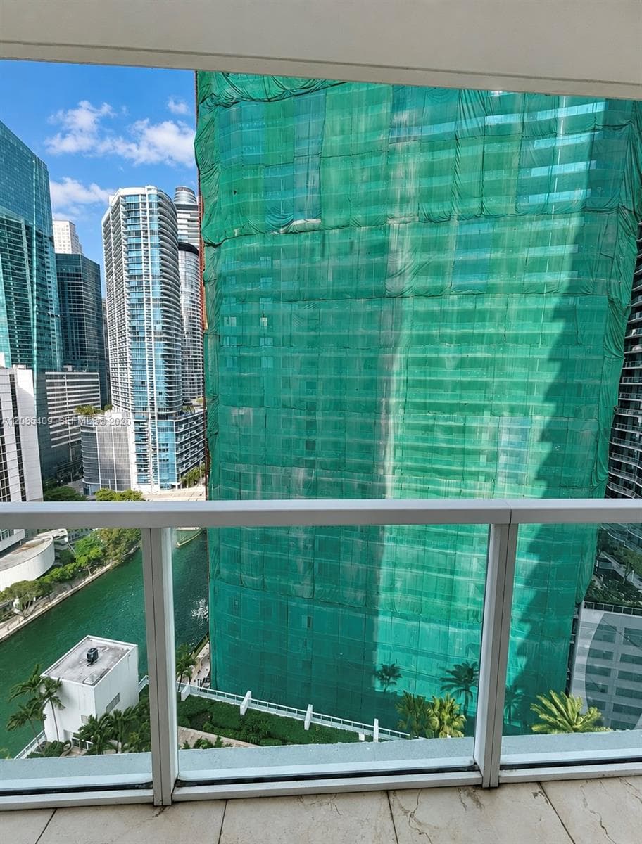 31 SE 5th St # 2808, Miami, FL 33131 photo 13