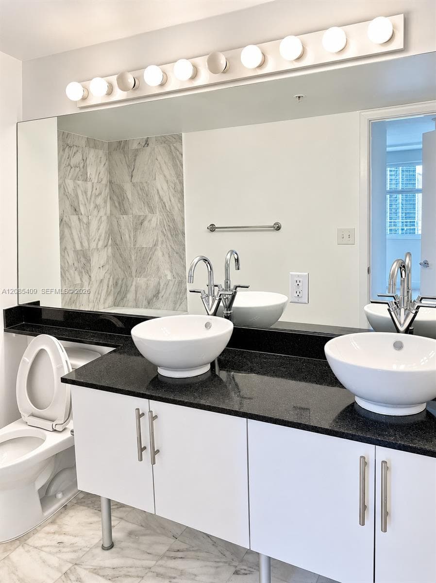 31 SE 5th St # 2808, Miami, FL 33131 photo 9