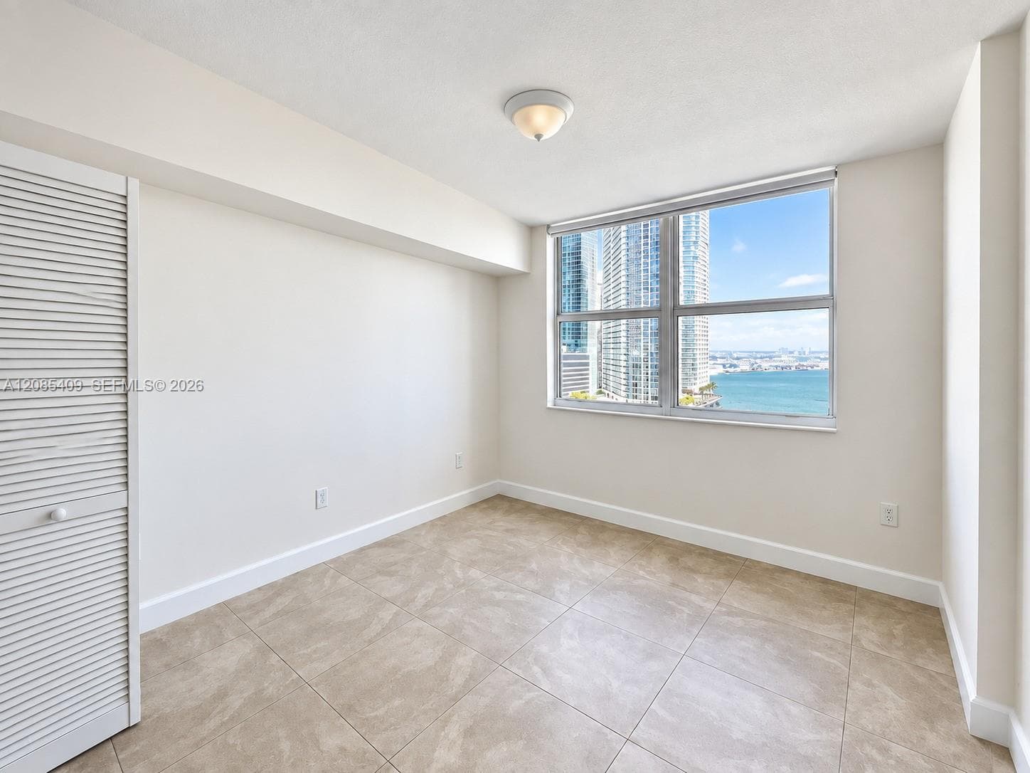 31 SE 5th St # 2808, Miami, FL 33131 photo 8