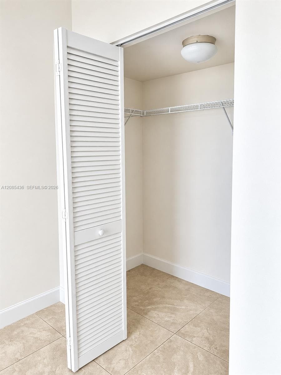 31 SE 5th St # 2808, Miami, FL 33131 photo 10