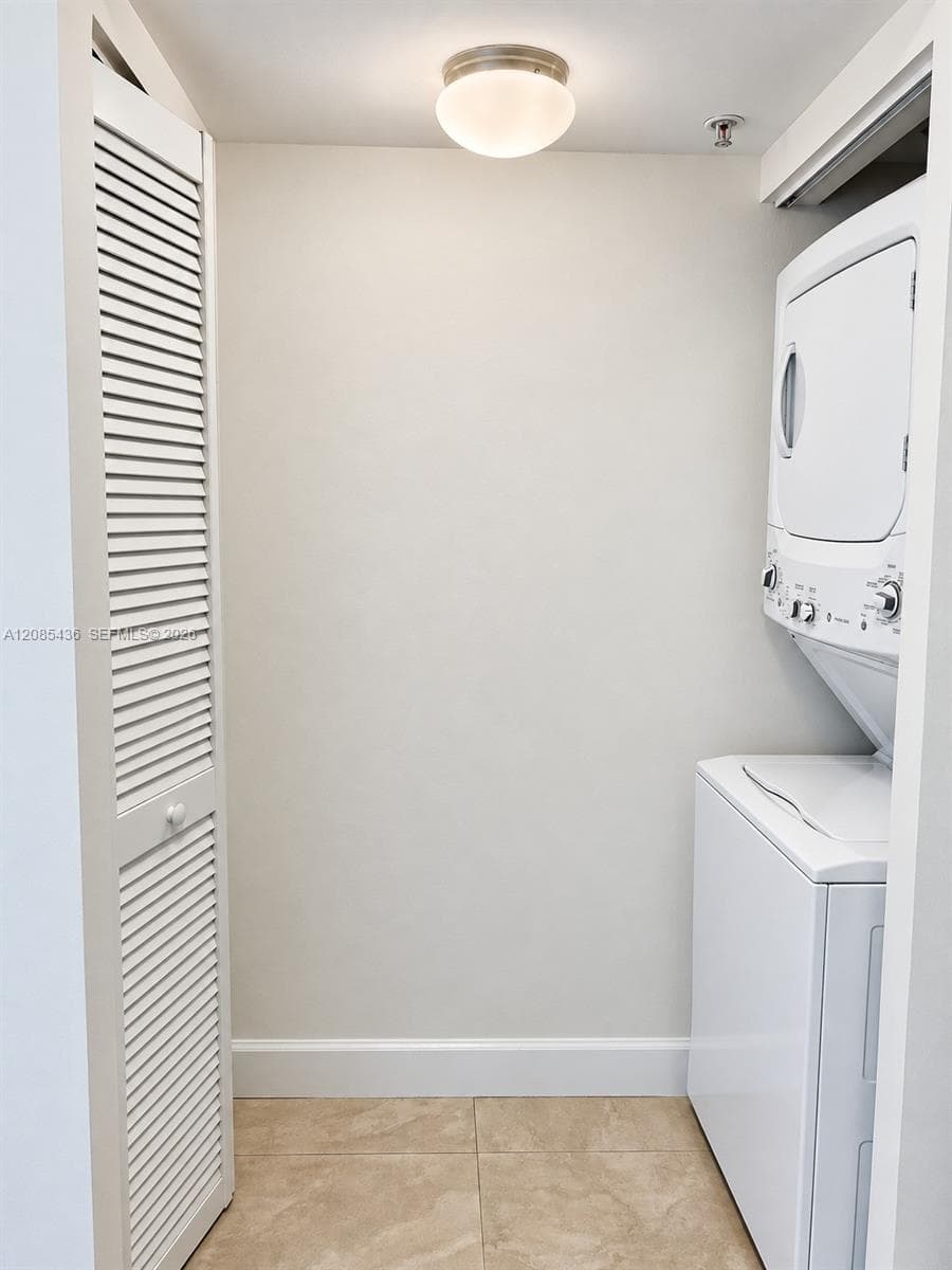 31 SE 5th St # 2808, Miami, FL 33131 photo 11