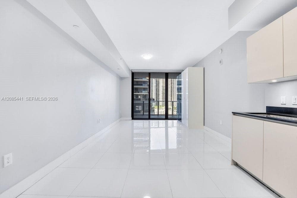 1010 Brickell Ave # 1810, Miami, FL 33131 photo 13
